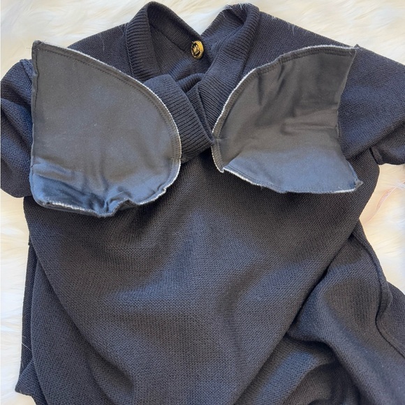 St. John Women’s Black Knit Long V-Neck 6 Buttons Front Cardigan M - Picture 11 of 12